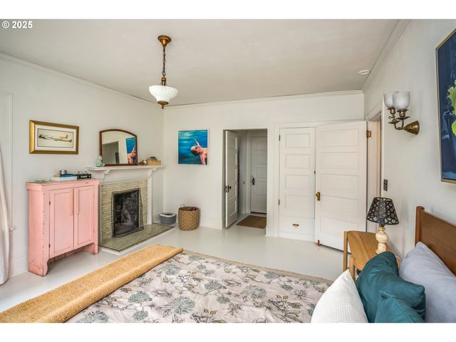 714 HARRISON Ave, Astoria, OR 97103