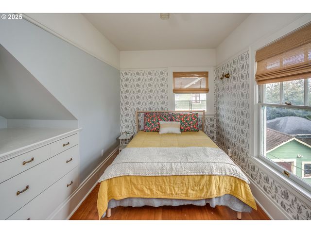 714 HARRISON Ave, Astoria, OR 97103