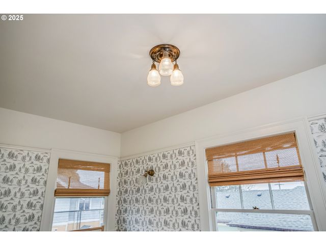 714 HARRISON Ave, Astoria, OR 97103