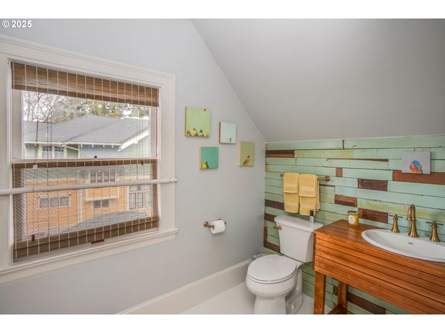 714 HARRISON Ave, Astoria, OR 97103