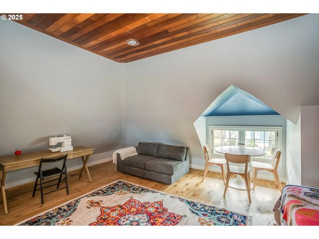 714 HARRISON Ave, Astoria, OR 97103