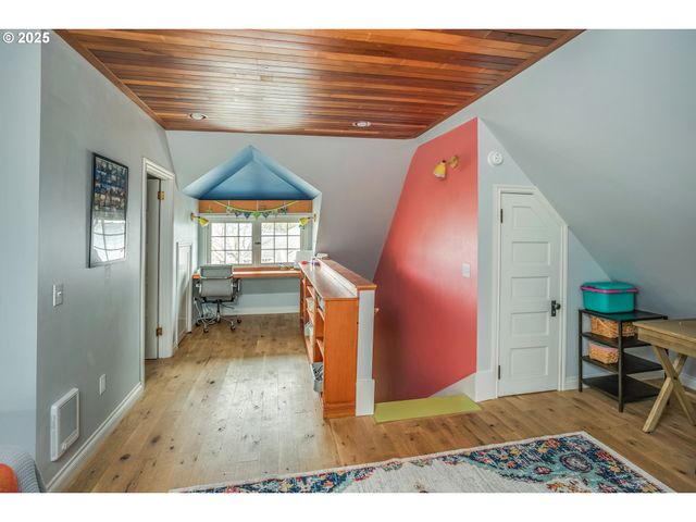 714 HARRISON Ave, Astoria, OR 97103