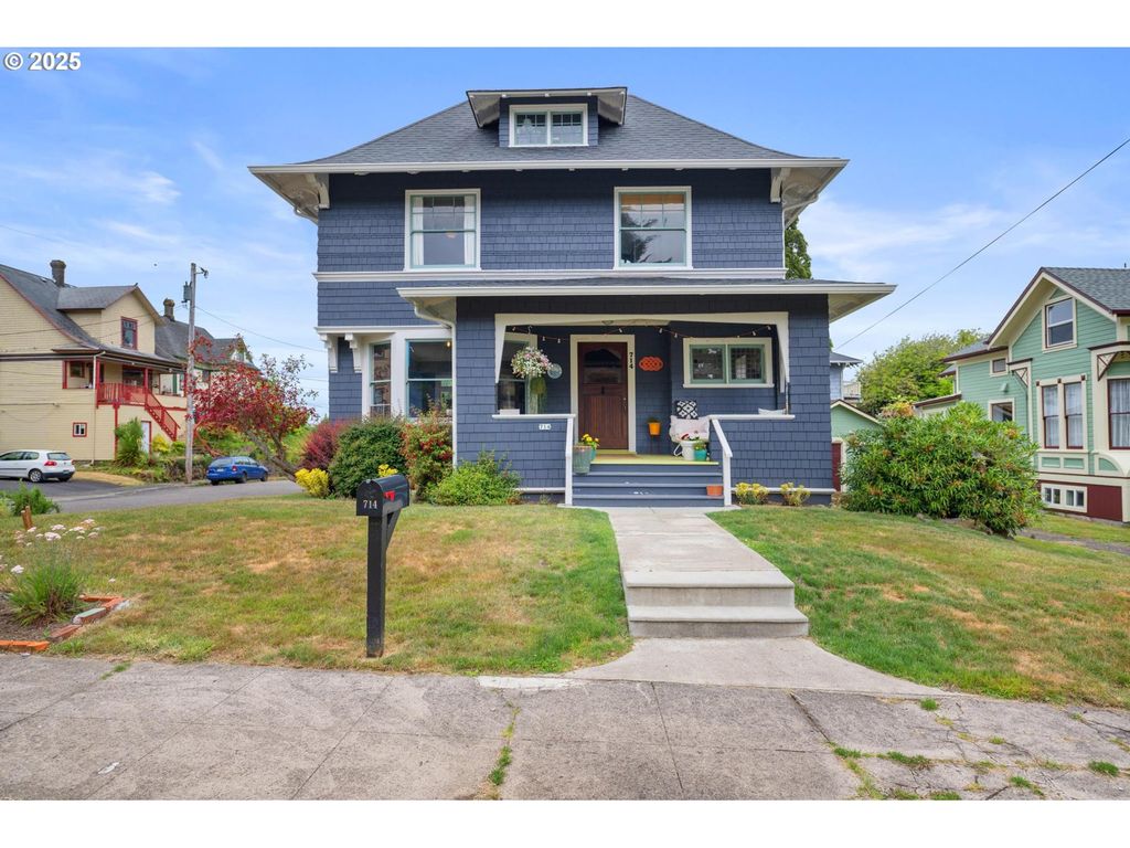 714 HARRISON Ave, Astoria, OR 97103