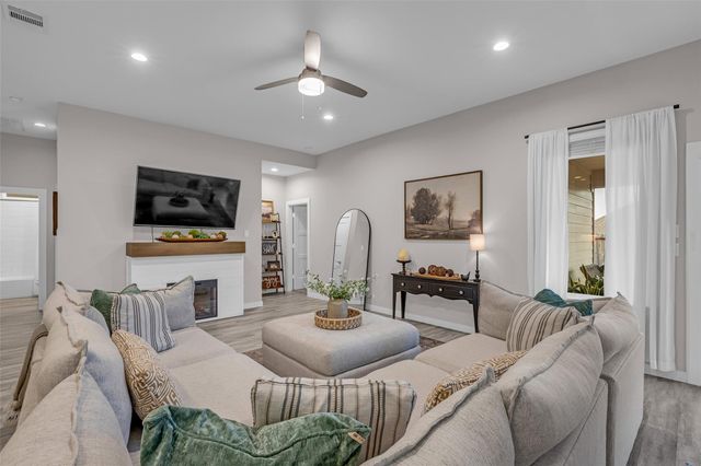 1569 Oakdale Crest Road, Montgomery, TX 77316