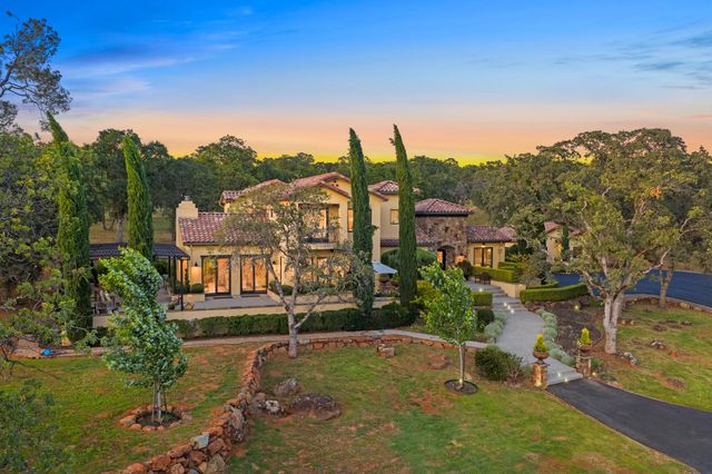 5133 Oak Grove Ct, Browns Valley, CA 95918
