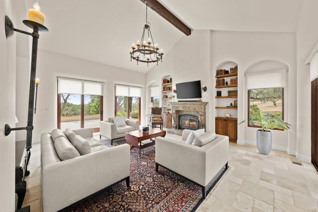 5133 Oak Grove Ct, Browns Valley, CA 95918