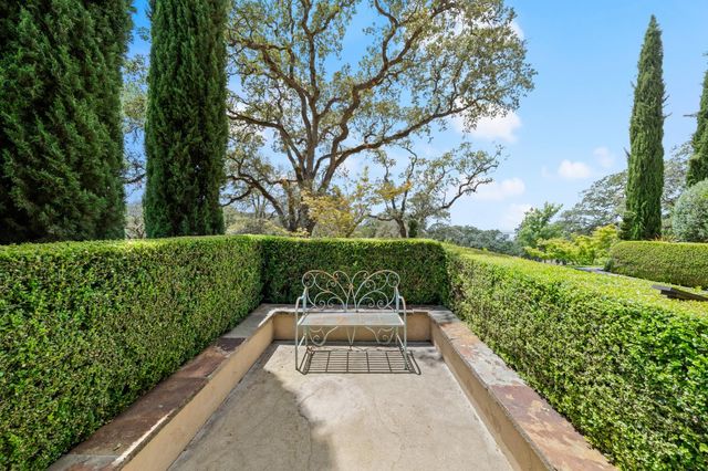 5133 Oak Grove Ct, Browns Valley, CA 95918