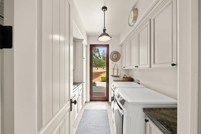5133 Oak Grove Ct, Browns Valley, CA 95918