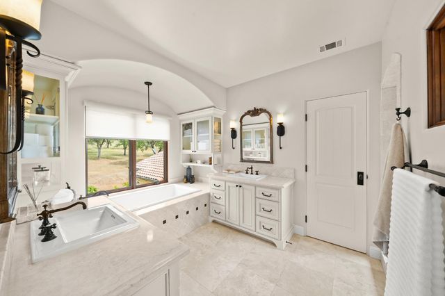 5133 Oak Grove Ct, Browns Valley, CA 95918