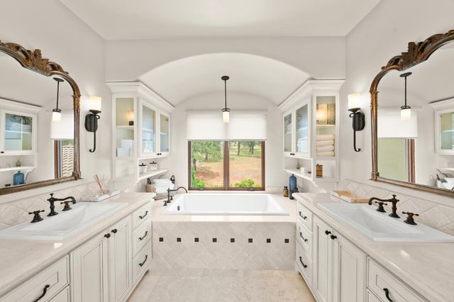 5133 Oak Grove Ct, Browns Valley, CA 95918
