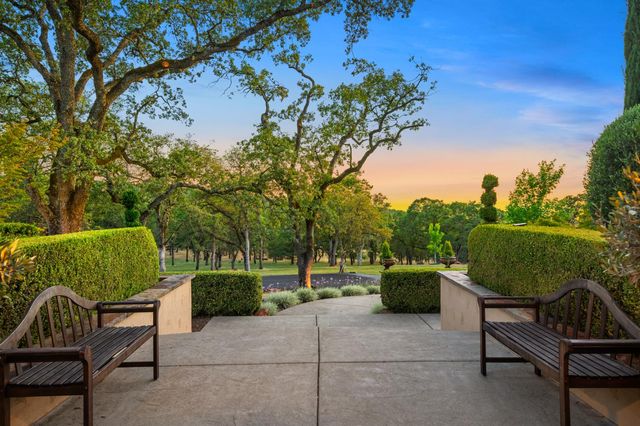 5133 Oak Grove Ct, Browns Valley, CA 95918