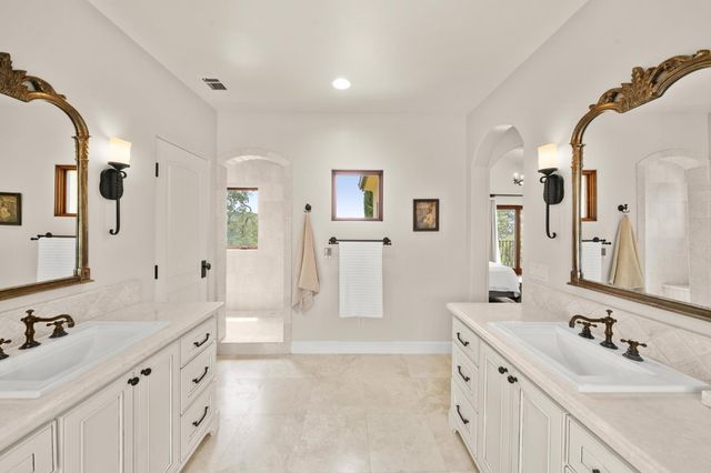 5133 Oak Grove Ct, Browns Valley, CA 95918