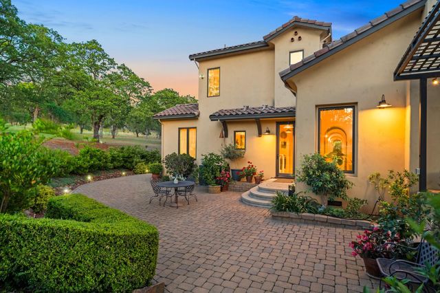 5133 Oak Grove Ct, Browns Valley, CA 95918