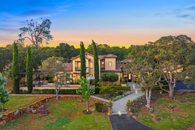 5133 Oak Grove Ct, Browns Valley, CA 95918