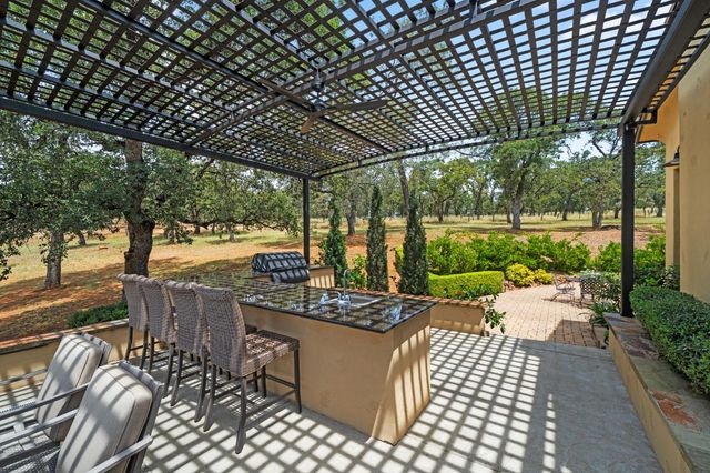 5133 Oak Grove Ct, Browns Valley, CA 95918
