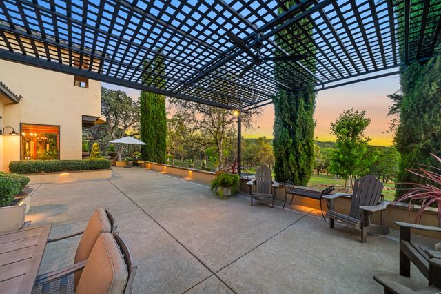 5133 Oak Grove Ct, Browns Valley, CA 95918