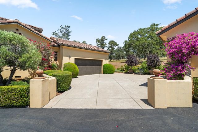 5133 Oak Grove Ct, Browns Valley, CA 95918