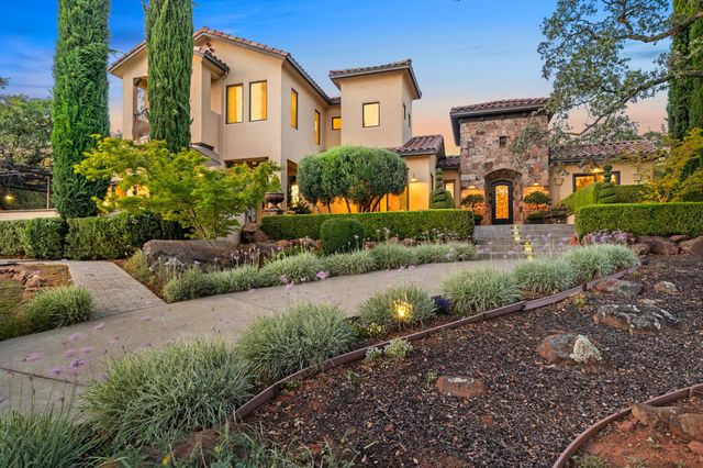 5133 Oak Grove Ct, Browns Valley, CA 95918