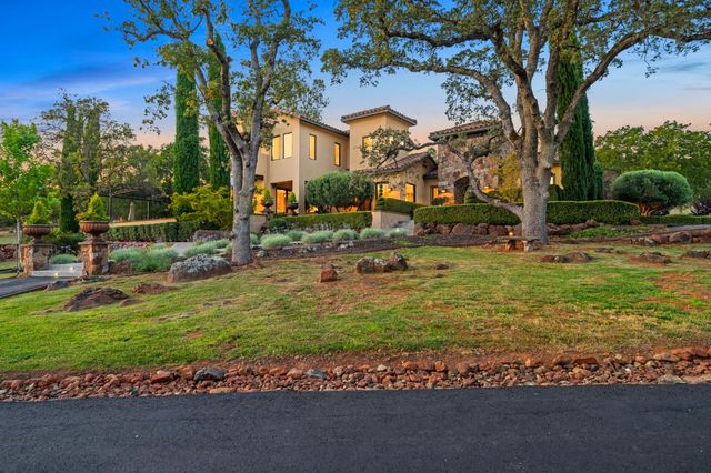 5133 Oak Grove Ct, Browns Valley, CA 95918