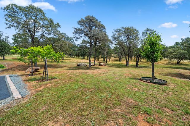 5133 Oak Grove Ct, Browns Valley, CA 95918