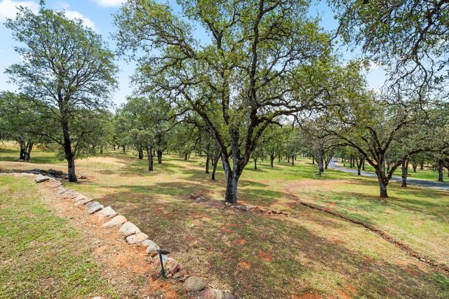 5133 Oak Grove Ct, Browns Valley, CA 95918