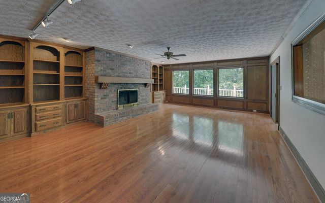 4521 Shoreline Drive, Gainesville, GA 30506