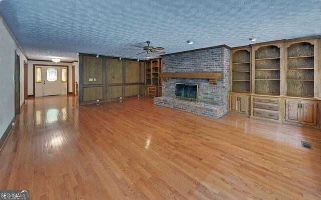 4521 Shoreline Drive, Gainesville, GA 30506