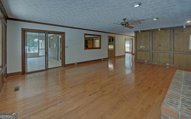 4521 Shoreline Drive, Gainesville, GA 30506