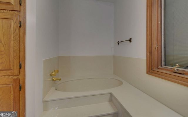4521 Shoreline Drive, Gainesville, GA 30506