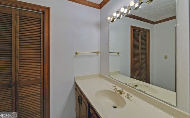 4521 Shoreline Drive, Gainesville, GA 30506