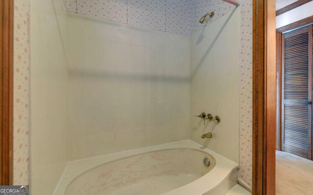 4521 Shoreline Drive, Gainesville, GA 30506