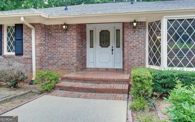 4521 Shoreline Drive, Gainesville, GA 30506