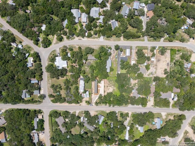 1130 Hidden Fawn, Canyon Lake, TX 78133