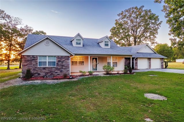 304 Oakdale Road, Muldrow, OK 74948