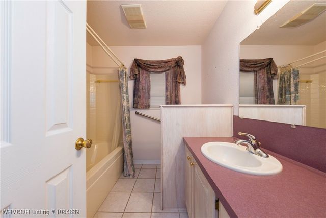 304 Oakdale Road, Muldrow, OK 74948