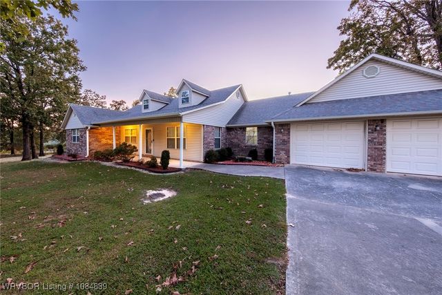 304 Oakdale Road, Muldrow, OK 74948