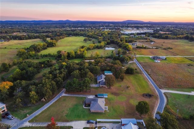 304 Oakdale Road, Muldrow, OK 74948