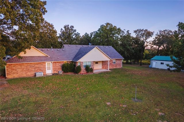 304 Oakdale Road, Muldrow, OK 74948