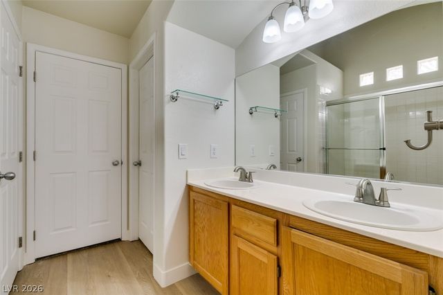 5260 Green Forest Way, Las Vegas, NV 89118