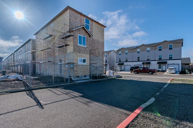 7890 28th Street, White City, OR 97503