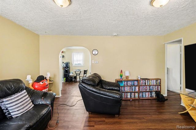 3316 Lockhead Street, Burton, MI 48529