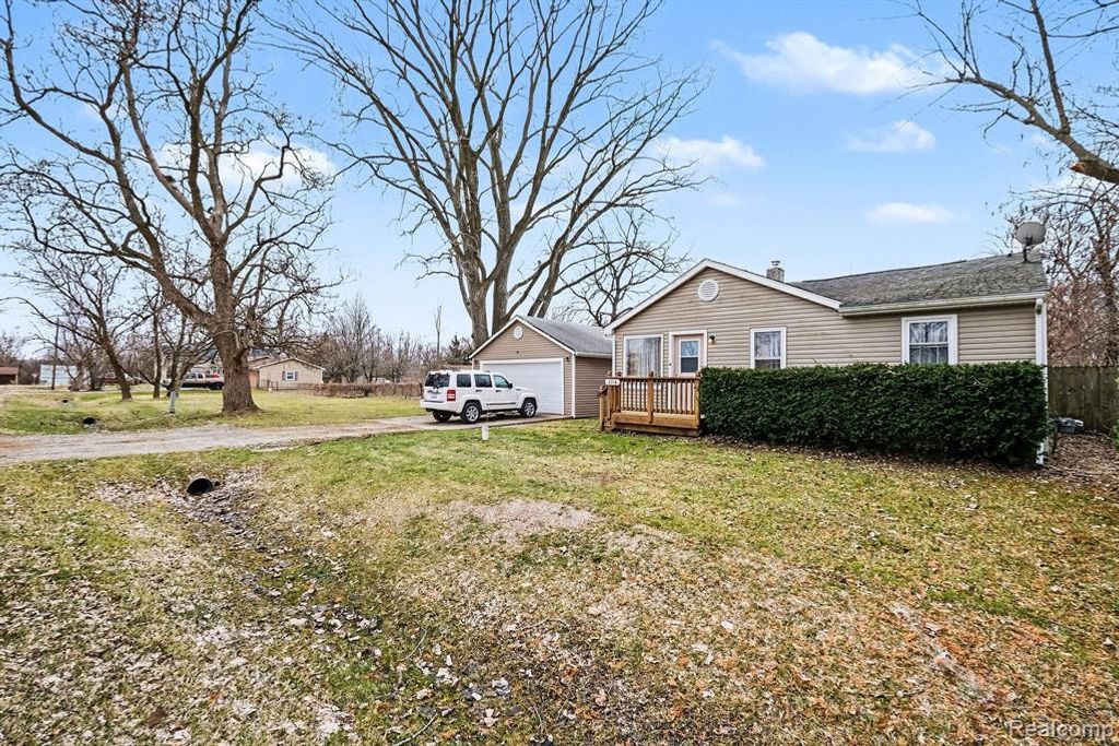 3316 Lockhead Street, Burton, MI 48529