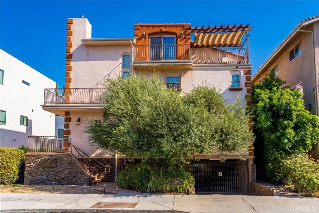 Image 1 of property listing at 10809 Hortense, North Hollywood, CA 91602