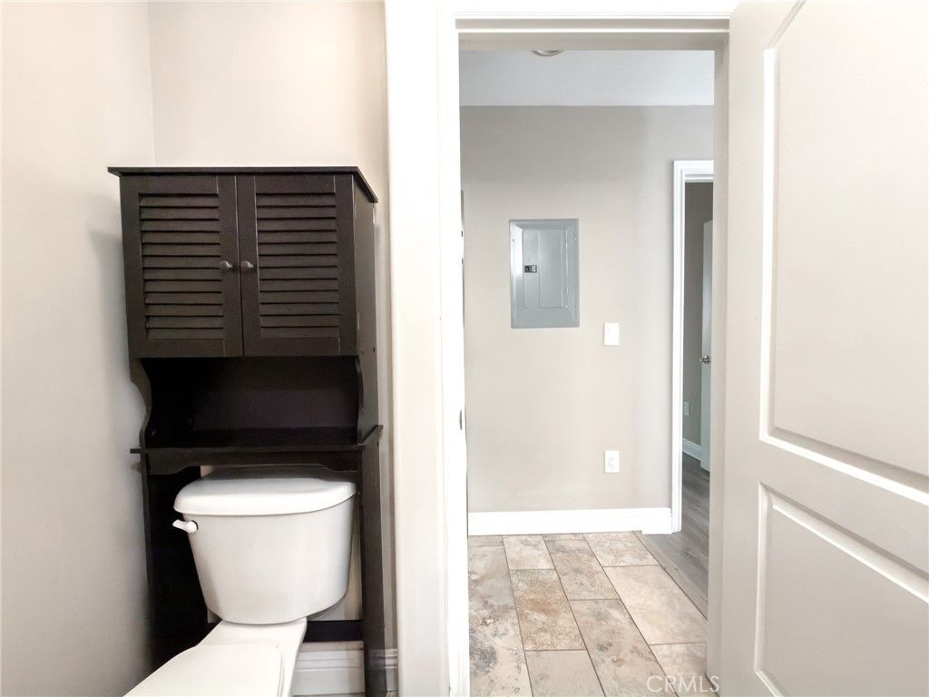 Image 12 of property listing at 10809 Hortense, North Hollywood, CA 91602