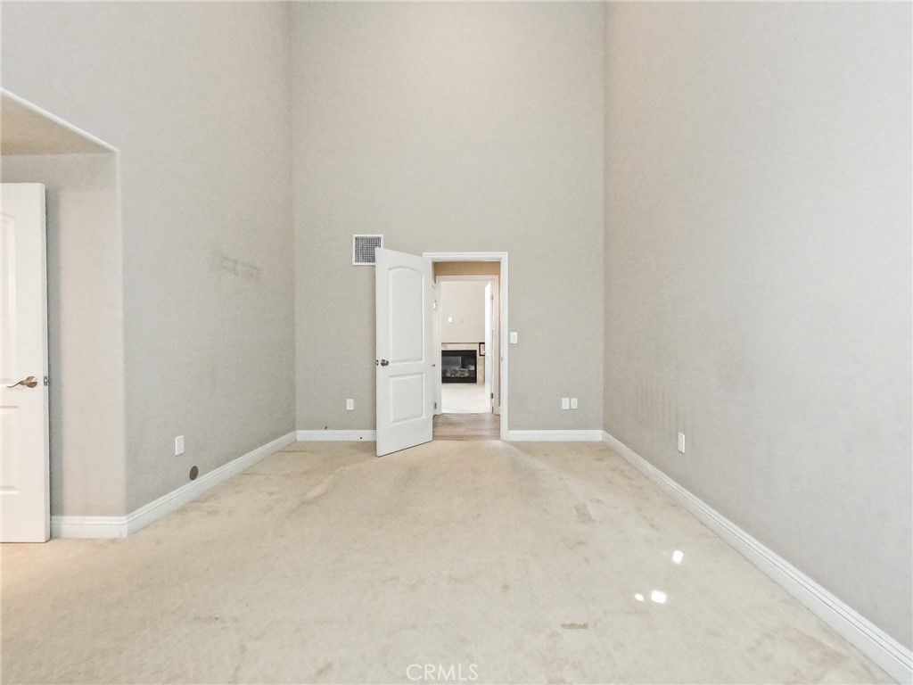 Image 17 of property listing at 10809 Hortense, North Hollywood, CA 91602
