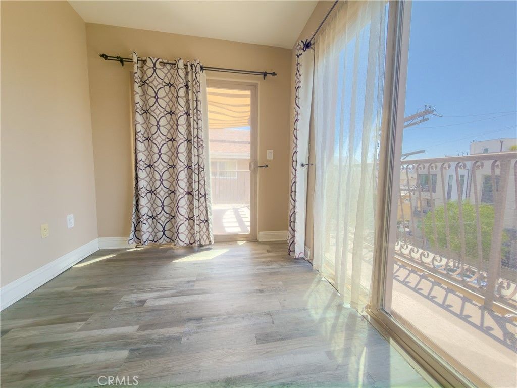 Image 28 of property listing at 10809 Hortense, North Hollywood, CA 91602