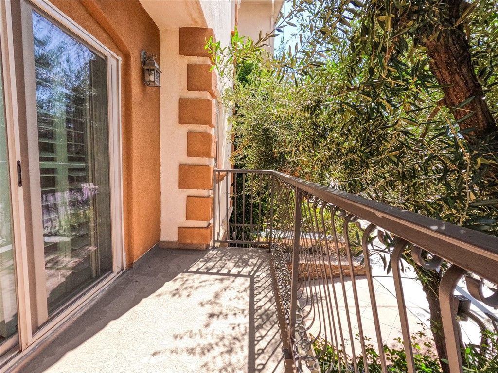 Image 32 of property listing at 10809 Hortense, North Hollywood, CA 91602