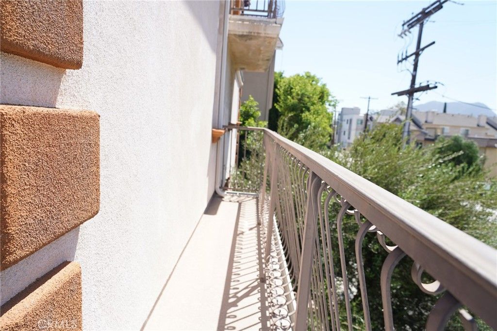 Image 33 of property listing at 10809 Hortense, North Hollywood, CA 91602