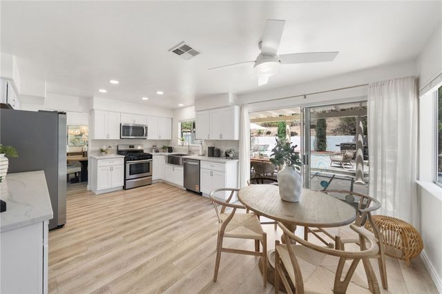 31582 Golden Lion Drive, Temecula, CA 92591