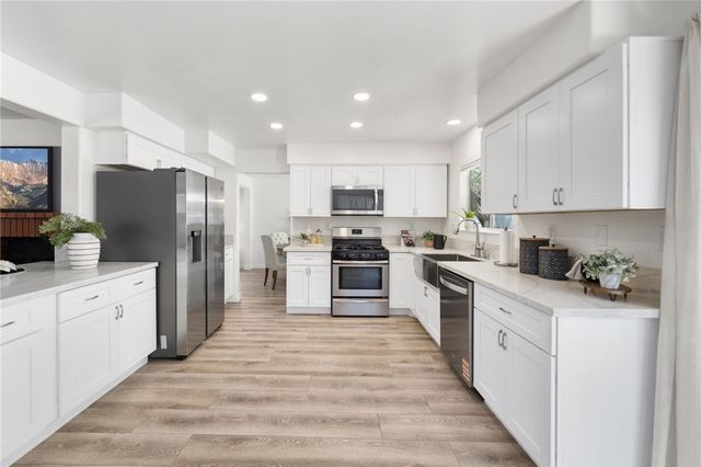 31582 Golden Lion Drive, Temecula, CA 92591